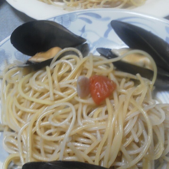 ムール貝とトマトのあっさりパスタ